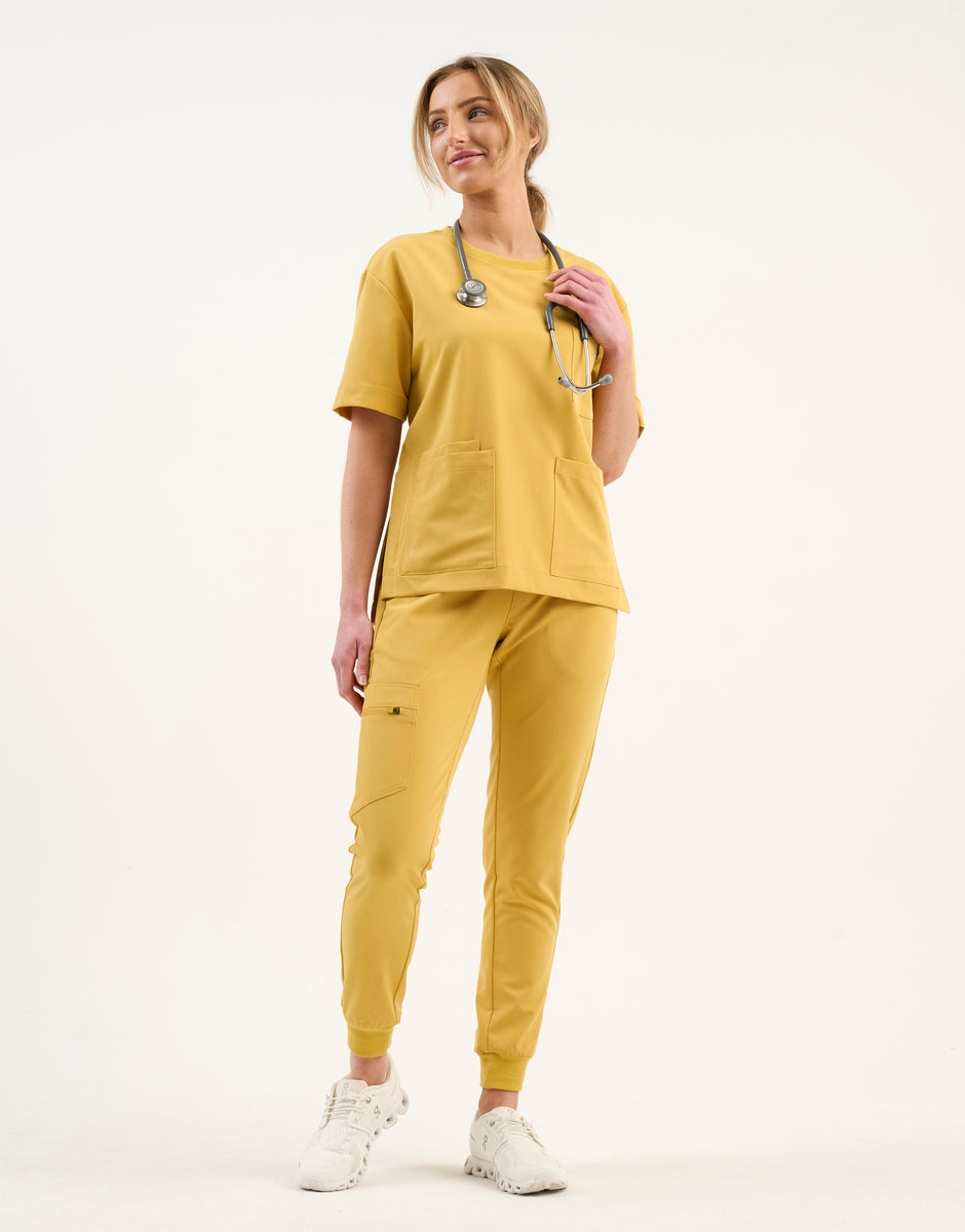 Essential Crewneck Scrub Top - Yellow Gold – Airmed Scrubs