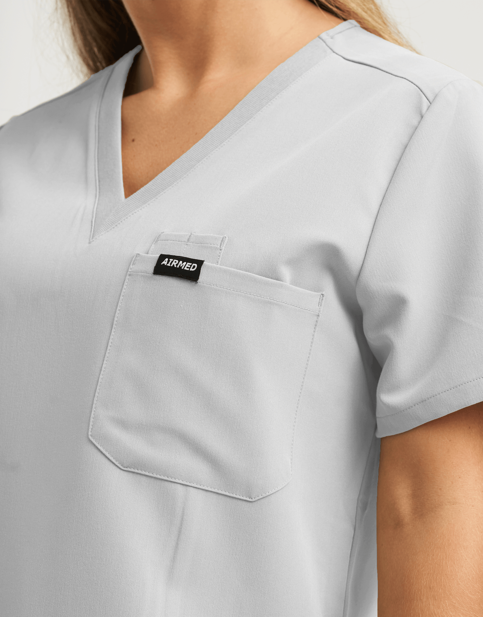 Essential One Pocket V Neck Scrub Top - Tail Light
