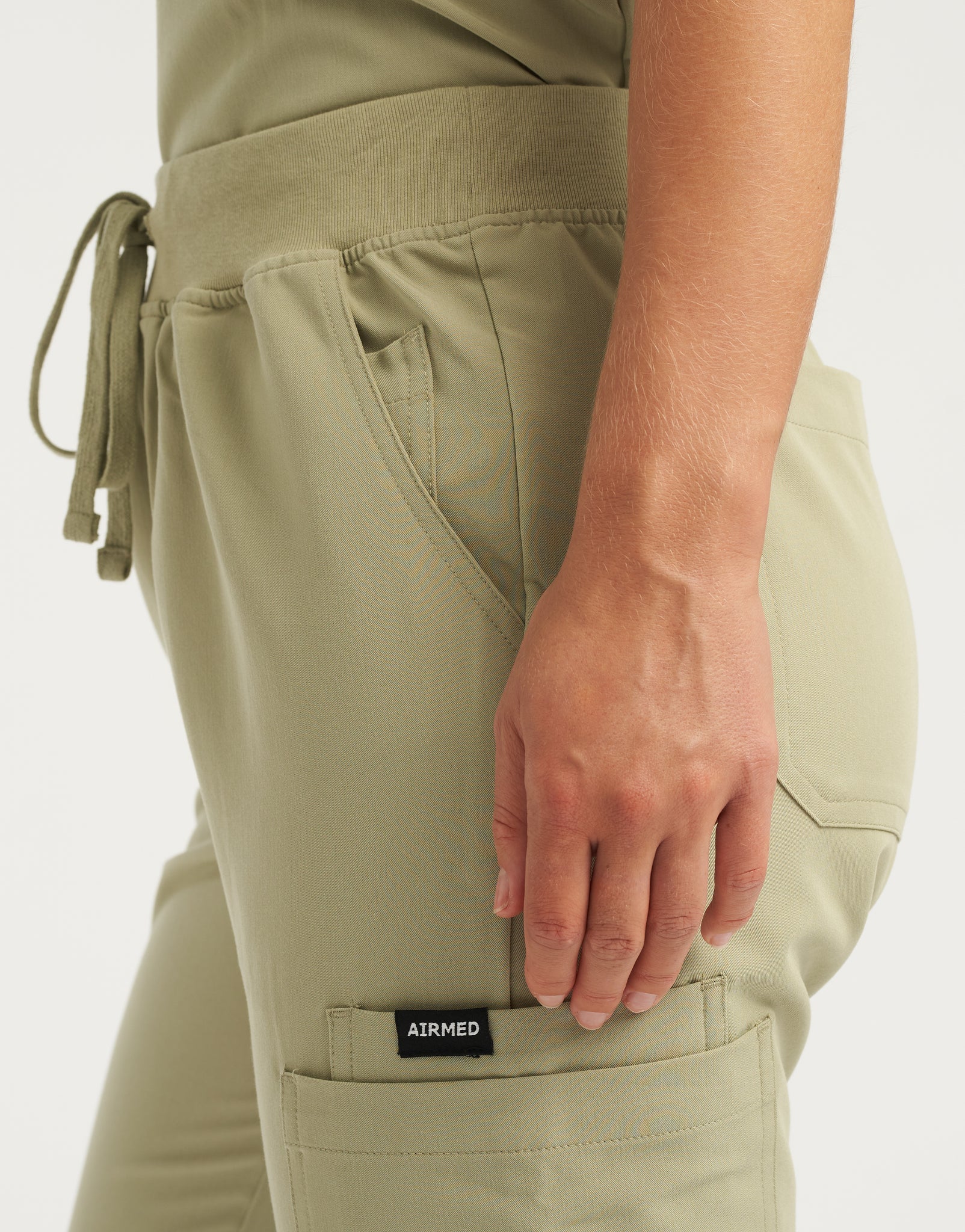 Essential Multi-Pocket Scrub Pants - Matcha
