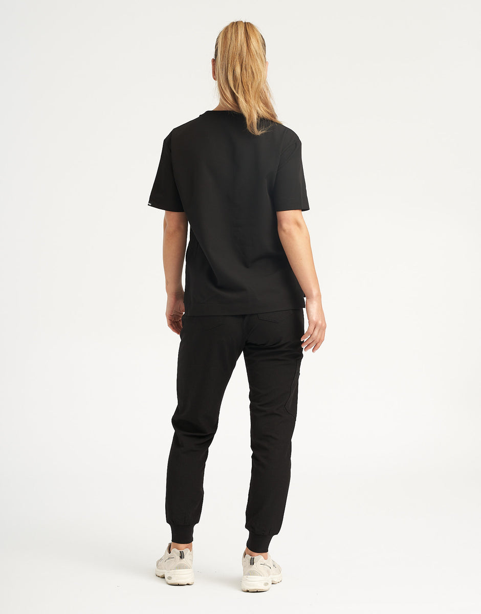 Essential Crewneck Scrub Top - Black – Airmed Scrubs