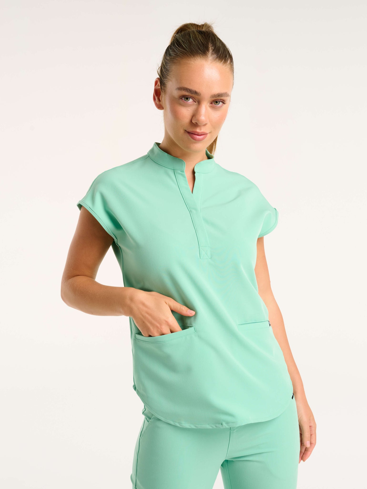 Apollo Scrub Top - Ocean Mint – Airmed Scrubs