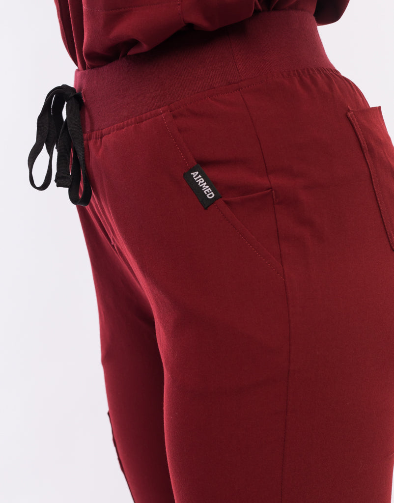 Essential Jogger Scrub Pants - Syrah Red